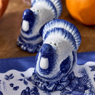 Blue and white turkey salt and pepper shaker set with tray
Thanksgiving turkey salt and pepper shakers
Hand painted turkey salt and pepper shakers