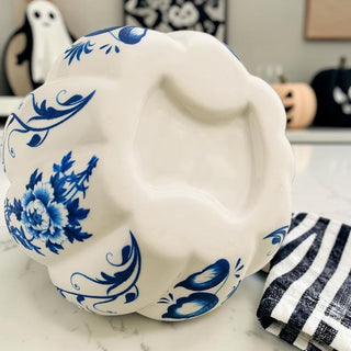 blue white pumpkin set for coffee table fall decor
autumn home decor blue and white pumpkins set
chinoiserie pumpkin decor for fall and halloween styling
blue and white decorative pumpkins for seasonal home decor
modern fall decor pumpkins blue and white resin set