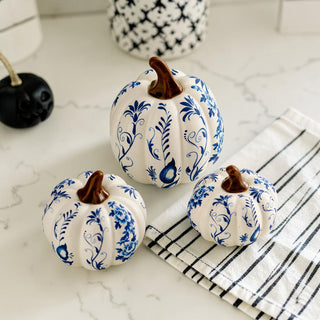blue white pumpkins home decor styled shelf display
coastal interior fall decor blue white pumpkin accents
blue white pumpkins styled on entryway table fall decor
elegant fall decor blue white pumpkins styled in home
modern classic decor pumpkins blue white home styling
blue white pumpkin decor for open concept kitchen styling
fall home decor styling with blue and white pumpkins