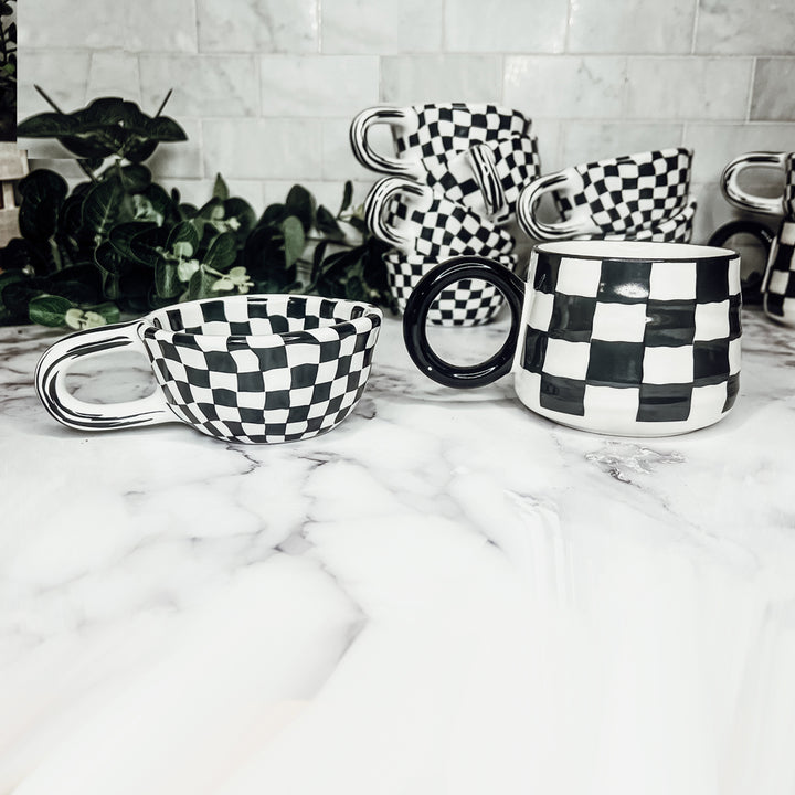 Square pattern coffee mugs, black and white color coffee mugs