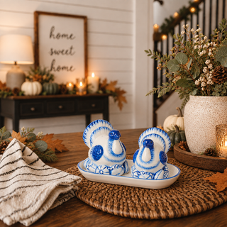 Turkey shaped salt and pepper shakers
Decorative turkey salt and pepper shakers
Thanksgiving dinner table salt and pepper set
Hand painted blue turkey shakers