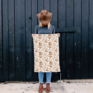 pumpkin basket cotton towel for seasonal kitchen styling
fall hostess gift pumpkin pattern kitchen towel
autumn farmhouse pumpkin towel hanging on oven door
pumpkin themed flour sack towel for coffee bar setup