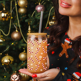 Unique Christmas coffee gift – 17oz glass tumbler with bamboo lid
Candy cane and snowflake coffee tumbler – holiday drinkware gift