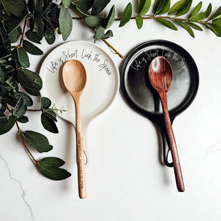 Ceramic cooking spoon rest - Kitchen accessories for bakers - Funny motivational utensil holder
Kitchen decor with sayings
Cooking quote accessories
Baking lover gifts