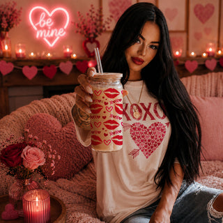Vibrant 20oz glass tumblers with pink and red XOXO and heart designs.
Playful red lips, hearts, and XOXO 20oz glass cups for a perfect Galentine’s Day gift.
Trendy 20oz glass cups featuring red lips, hearts, and pink XOXO for a festive vibe.
Wholesalers for Unique Valentine’s Day 20oz glass cups with red lips and heart graphics.