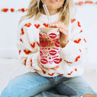 Vibrant 20oz glass cups with XOXO, hearts, and red lips for a playful vibe.
Fun and trendy 20oz glass cups with red lips and pink XOXO for a unique gift.