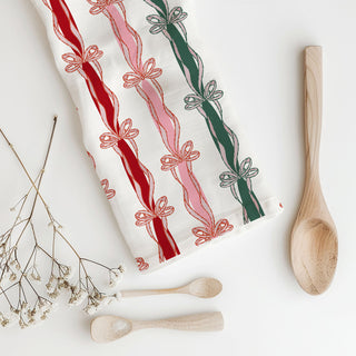 christmas kitchen towel styled on oven handle holiday decor
holiday towel displayed on kitchen counter festive styling
christmas linen towel for kitchen island decor setup
decorative towel for christmas kitchen shelf styling
holiday kitchen towel for farmhouse sink display
