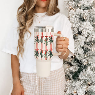 decorative holiday drink cup
winter gift tumbler with greenery
holiday hydration cup with festive pattern
Christmas tumbler for everyday holiday use
festive seasonal tumbler with handle
Christmas cup for winter coffee
holiday travel drinkware for women
winter tumbler with red ribbon design
Christmas water cup with festive greenery
holiday coffee cup with botanical print
Christmas tumbler for holiday shopping
festive cup for Christmas morning
holiday tumbler for gift wrapping season
Christmas drinkware gift