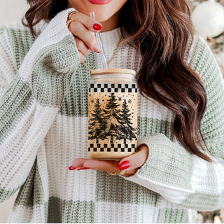 Reusable Christmas tumbler - festive retro tree design with bamboo lid
Retro Christmas glass coffee cup - tumbler with bamboo lid and straw
Vintage Christmas tree tumbler - eco-friendly holiday glass cup