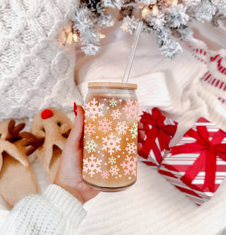 Christmas coffee mug gift – festive snowflake glass cup for holiday drinkware
Christmas snowflake glass cup 17oz glass straw - Pastel pink mint holiday tumbler bamboo lid - Winter festive gift
Festive drinkware gift – holiday glass cup with pastel snowflake accents