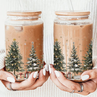 Winter wonderland tumbler cup - snowy Christmas tree design glass drinkware
Holiday drinkware - bamboo lid glass cup with Christmas patterns and designs
Christmas party cups - festive glass tumblers for holiday entertaining