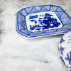 Blue Willow Dish Design blue and white